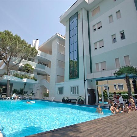 Hotel Sorriso Милано Мартима Екстериор снимка