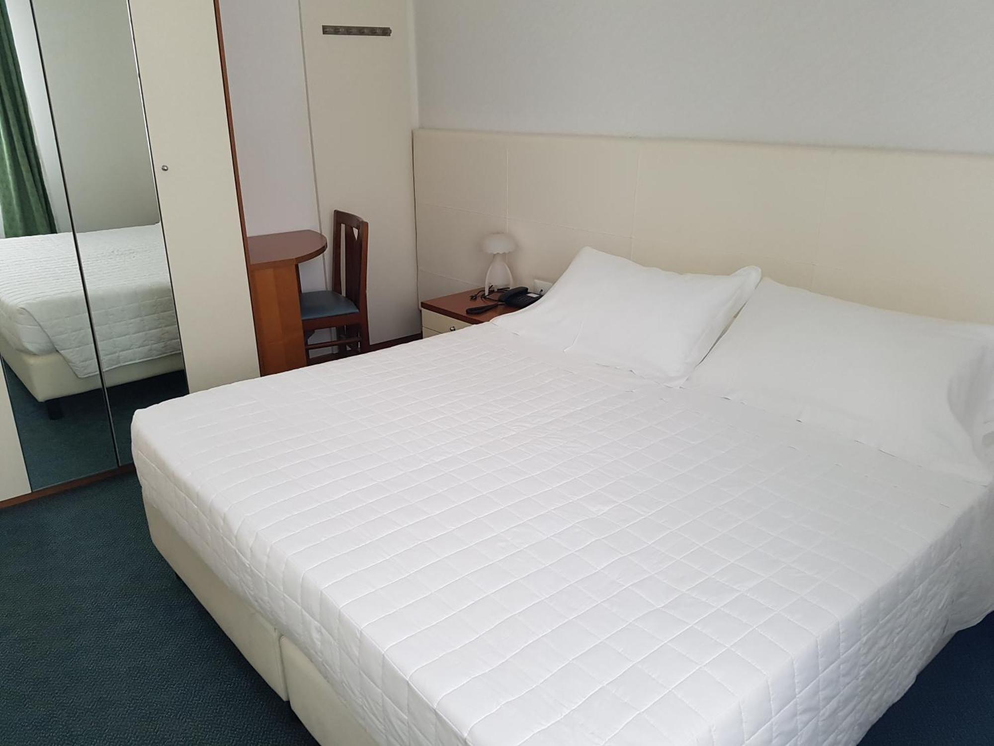 Hotel Sorriso Милано Мартима Екстериор снимка