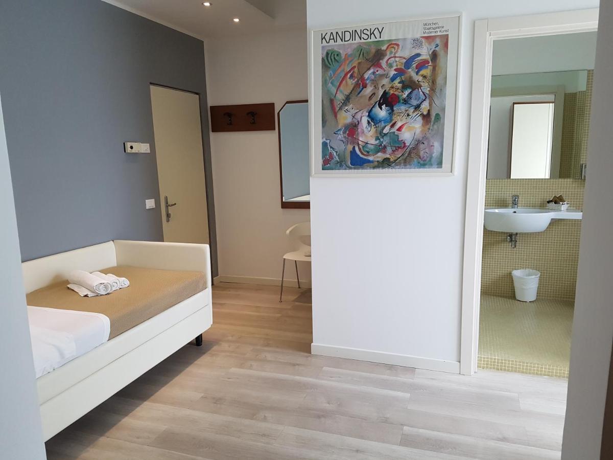 Hotel Sorriso Милано Мартима Екстериор снимка