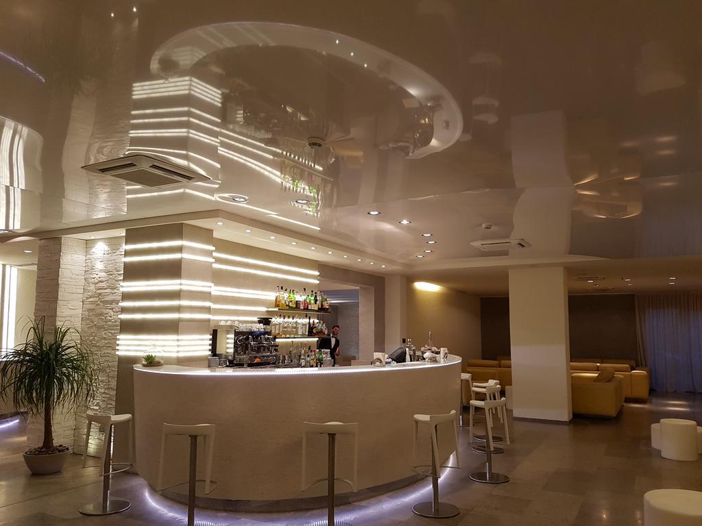 Hotel Sorriso Милано Мартима Екстериор снимка