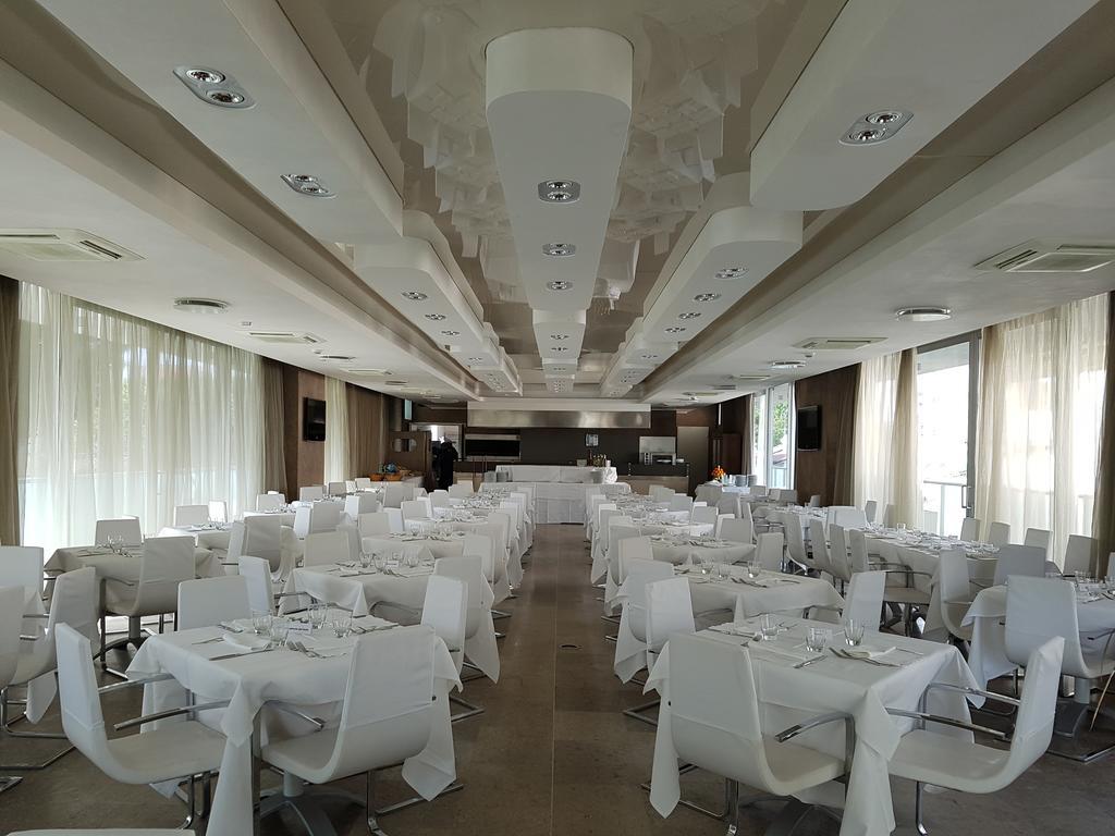 Hotel Sorriso Милано Мартима Екстериор снимка