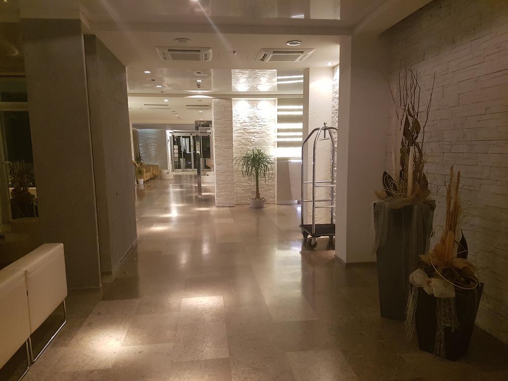 Hotel Sorriso Милано Мартима Екстериор снимка