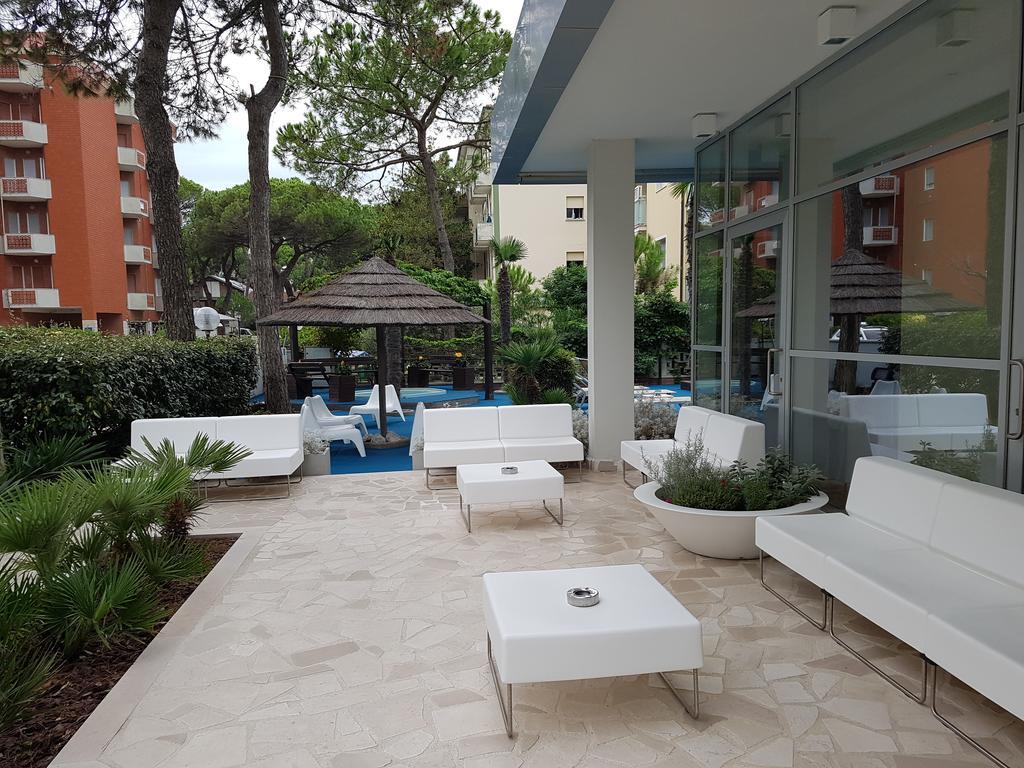 Hotel Sorriso Милано Мартима Екстериор снимка