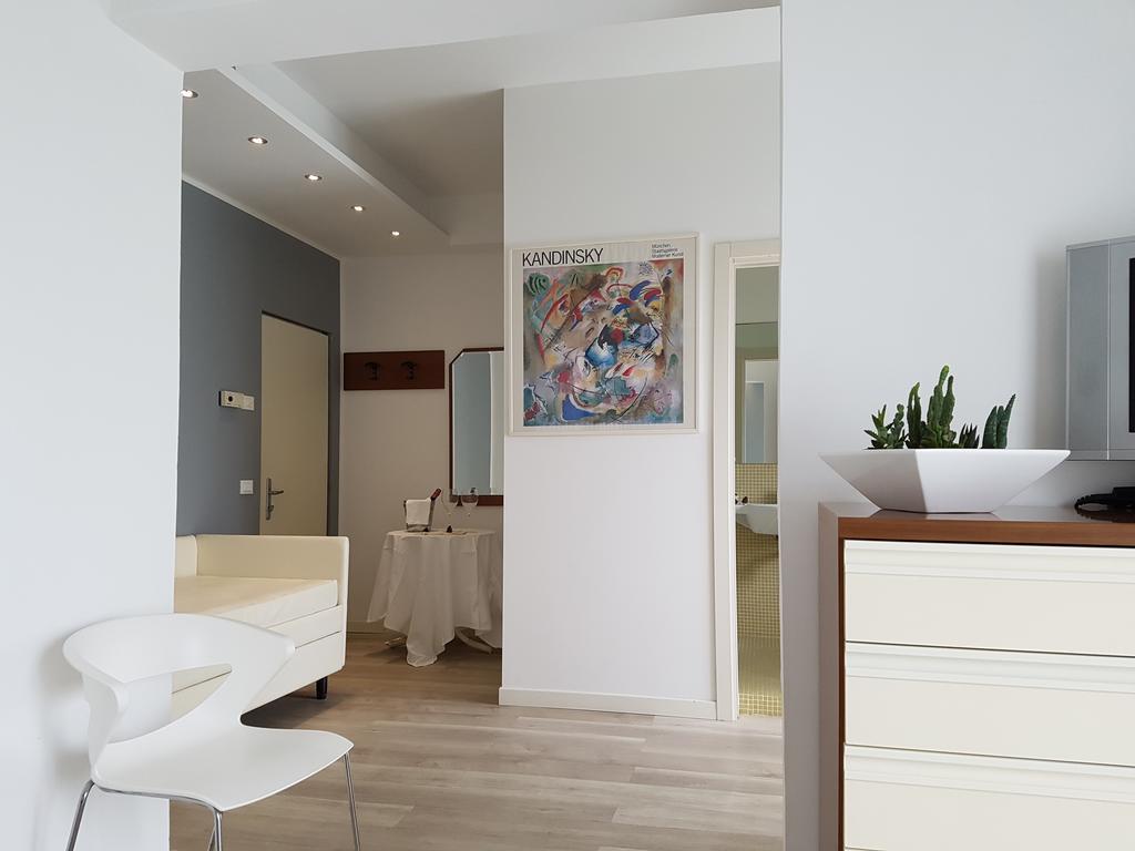Hotel Sorriso Милано Мартима Екстериор снимка
