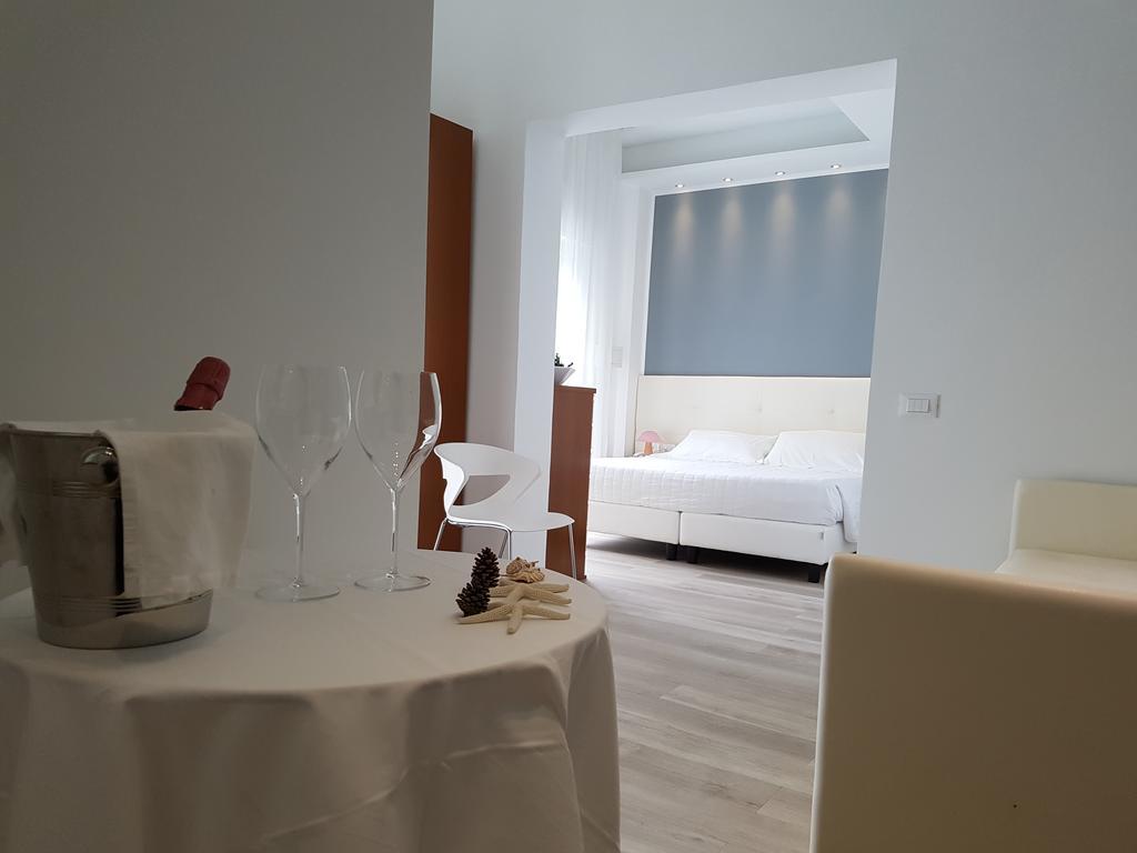 Hotel Sorriso Милано Мартима Екстериор снимка