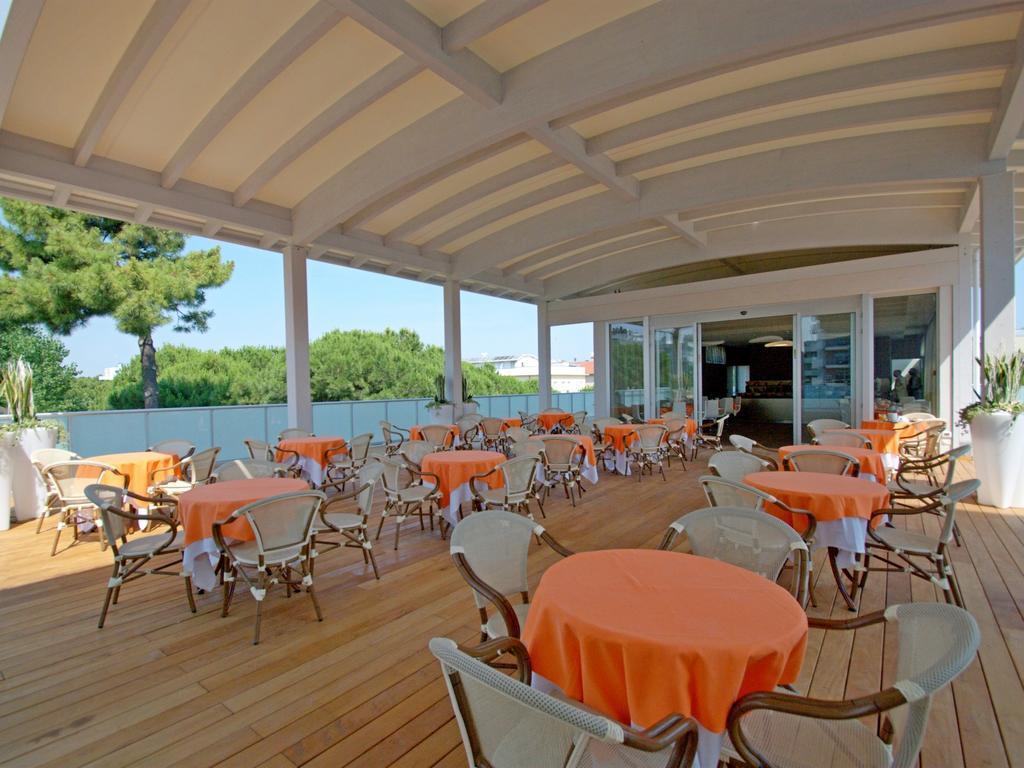 Hotel Sorriso Милано Мартима Екстериор снимка