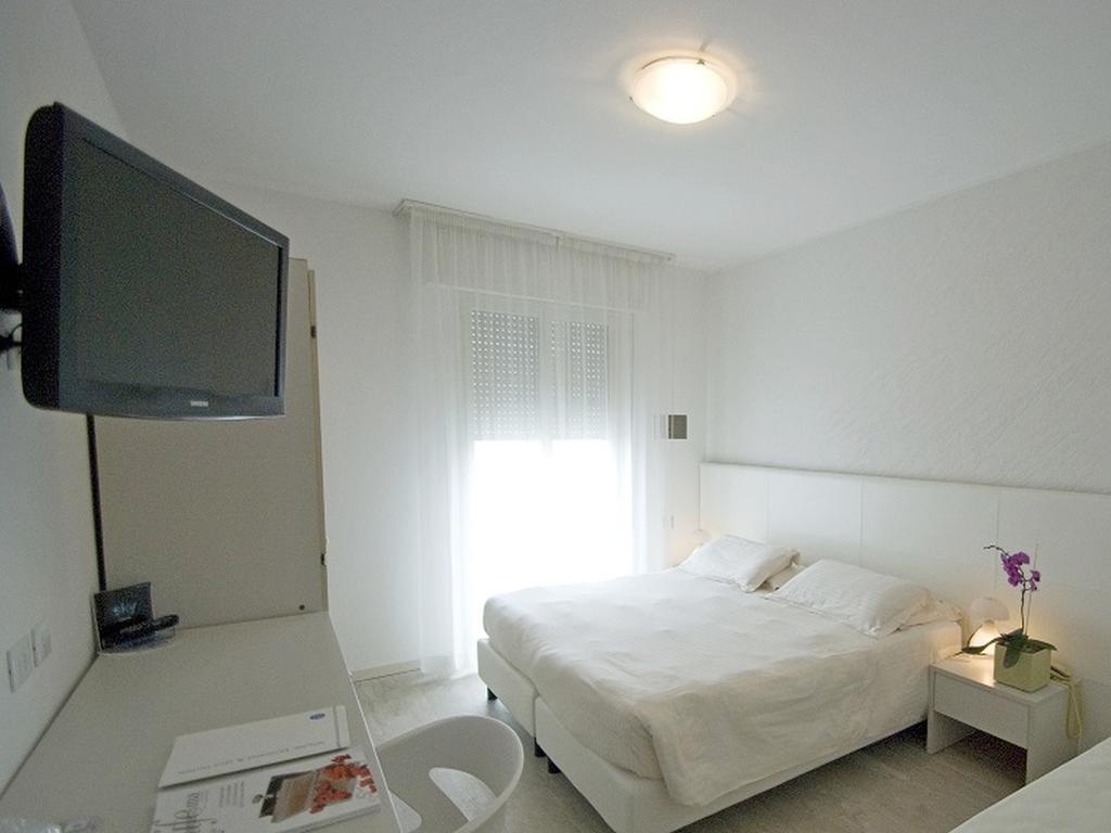 Hotel Sorriso Милано Мартима Екстериор снимка