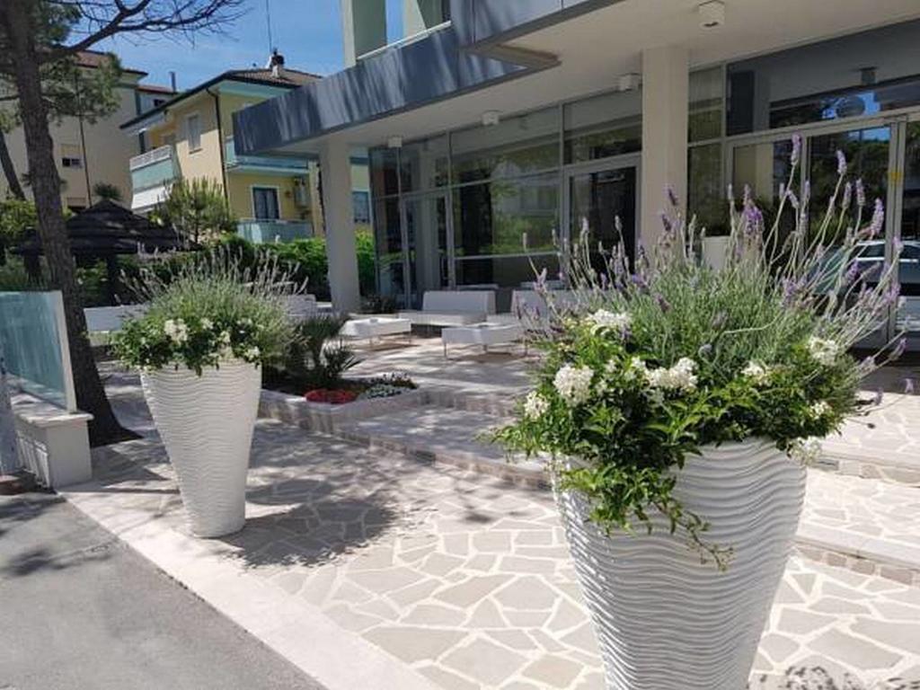 Hotel Sorriso Милано Мартима Екстериор снимка