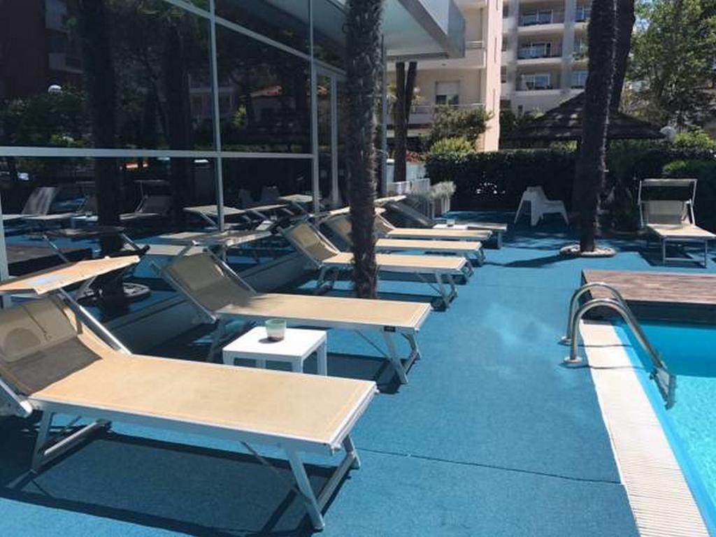 Hotel Sorriso Милано Мартима Екстериор снимка